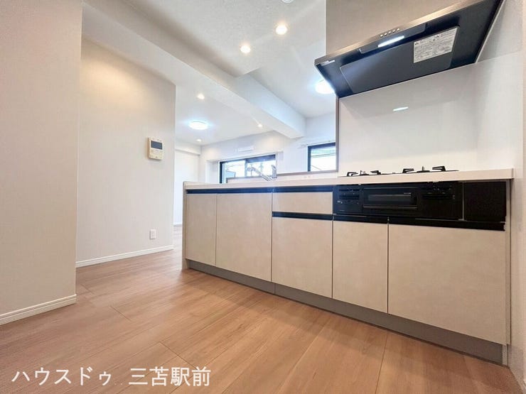 ~同メーカー施工例~
□キッチン□
浄水器付きのシステムキッチンへ交換予定