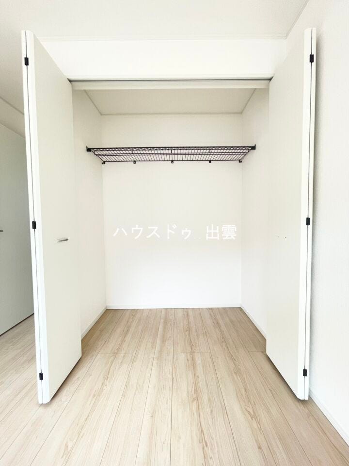 奥行きもしっかりあるCLです。季節モノやお子様のおもちゃなども収納できそうです。お部屋にスペースが生まれます。