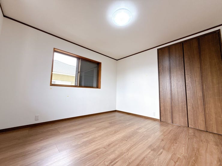 周辺に高い建物がなく日当たり良好な立地です。