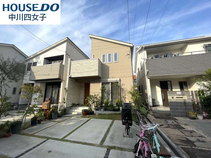 【外観】
◇外観◇
名古屋市名港線「六番町」駅徒歩16分。2022年築の4LDKです。スーパーやコンビニなど徒歩圏内に揃っております。周辺環境が充実しているかどうかも物件選びには大切なポイントですね。