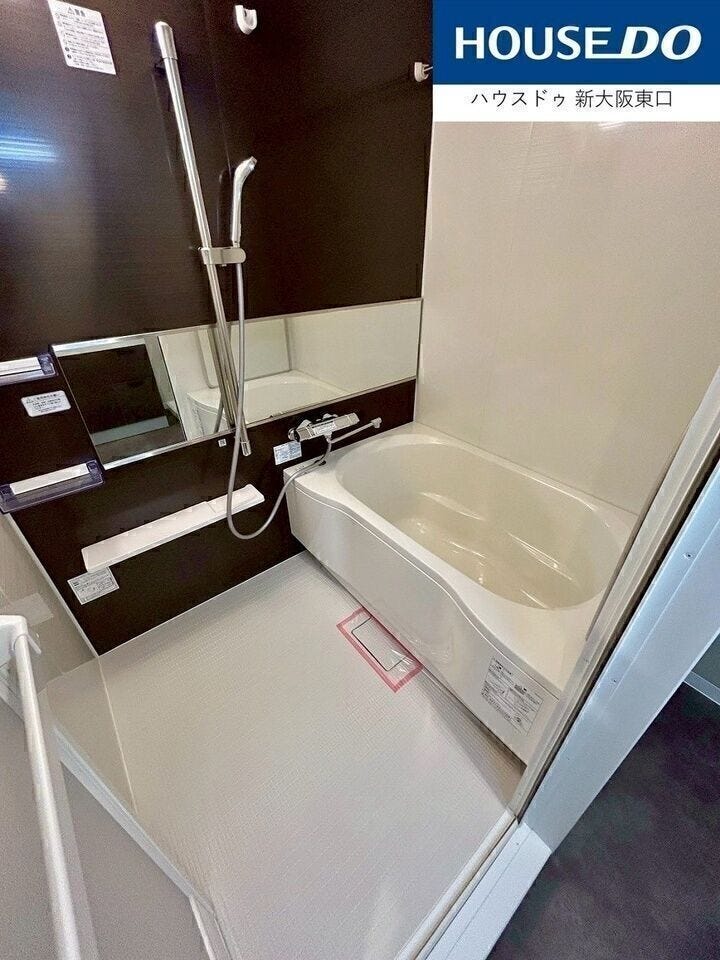 お風呂も新品です。
浴室乾燥機、追い炊き機能もございます。