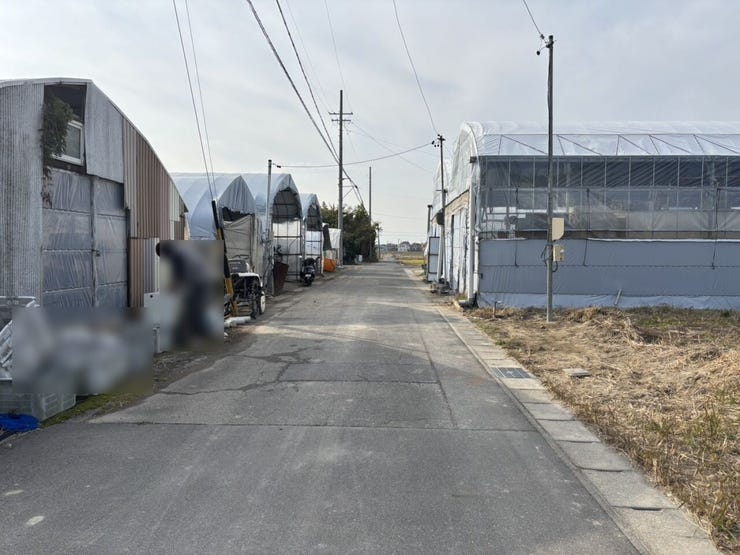 ■前面道路は南向き 幅員約4.91mなので、駐車はラクラクです♪