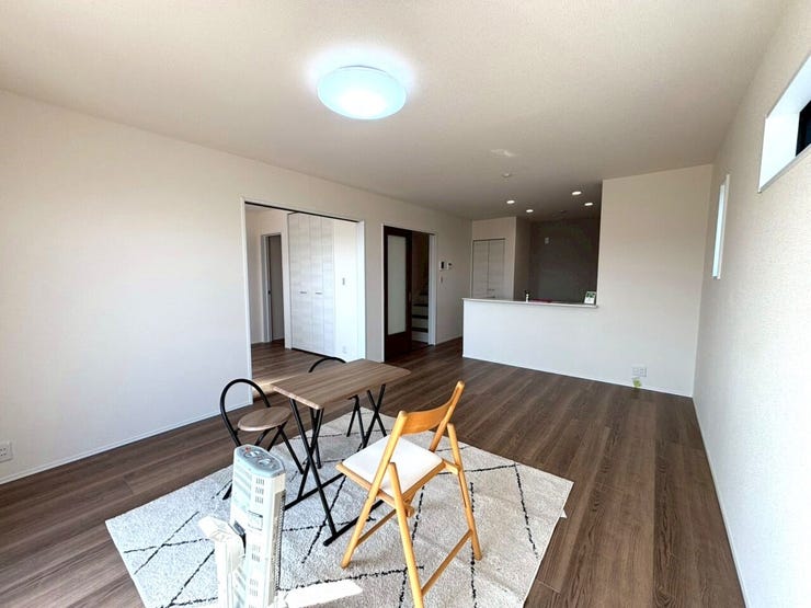 ◆16.5帖のリビングは暖かい陽の入る空間・・。ご家族の集まる場所にピッタリです♪