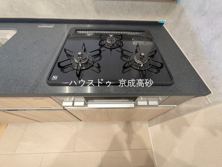 キッチンは3口コンロです。