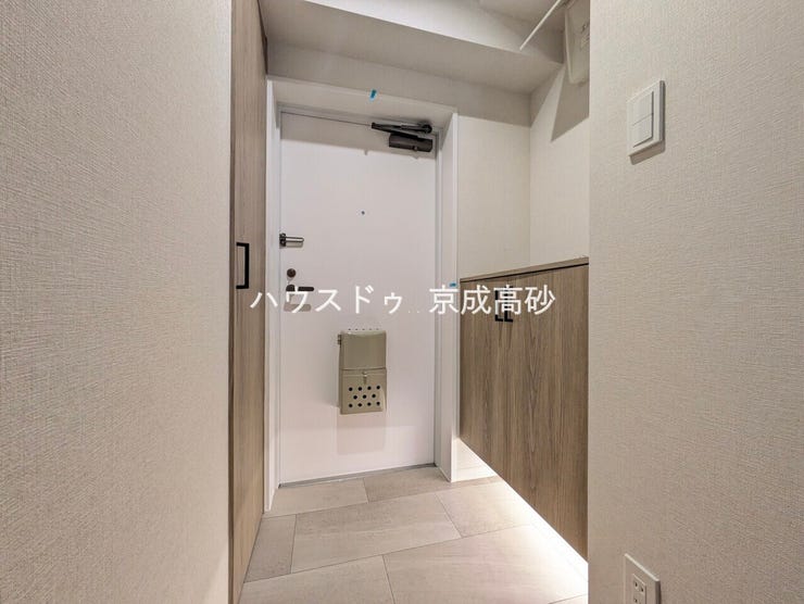 お家に出会う人々を出迎える玄関だからこそ、広々清潔感あふれる空間にしたいですね!