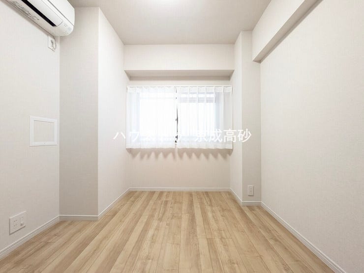 毎日の疲れを癒す主寝室。リラックスできる時間をお過ごしください。