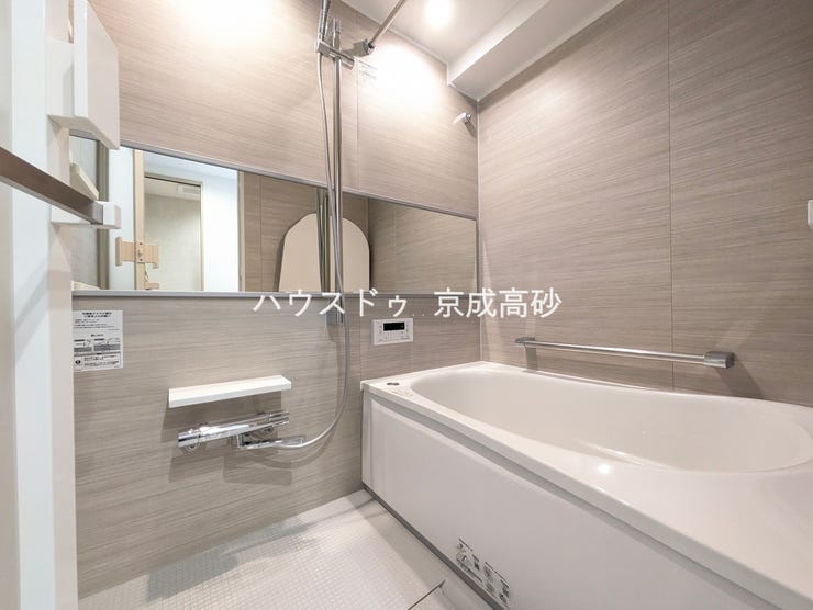 お手入れ簡単でキレイを保つ技術の数々が、家事の負担を減らしてくれます。暖かいお風呂でゆっくりと入浴し一日の疲れを癒す大切な時間をお過ごしください。