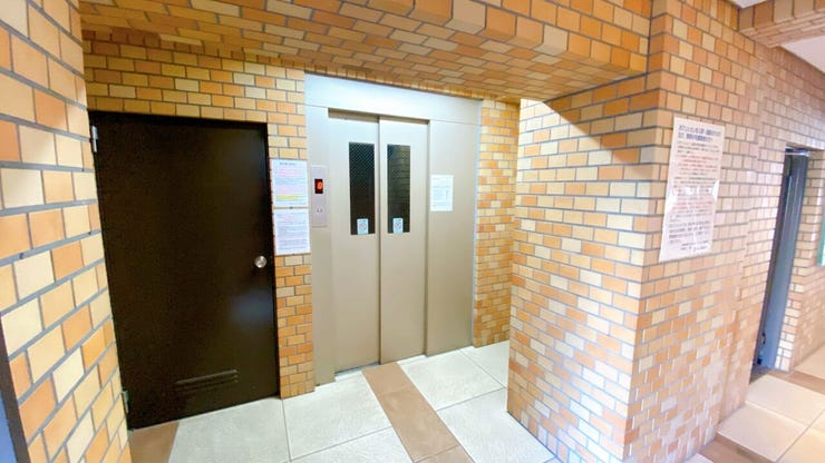 エレベーター付のマンションです。