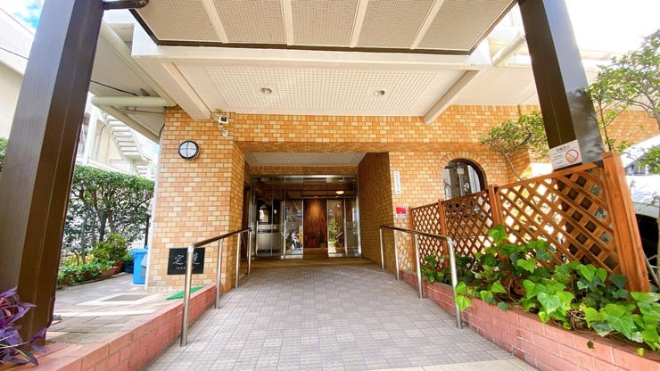 スーパーやコンビニ、幼保・小学校など生活利便施設が充実した立地です。