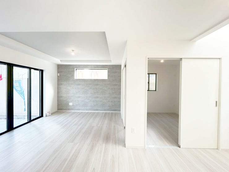 吹き抜けのある新築戸建て♪小倉北区黒住町◎駐車場◎大容量WIC◎スタディカウンター◎全室フローリング