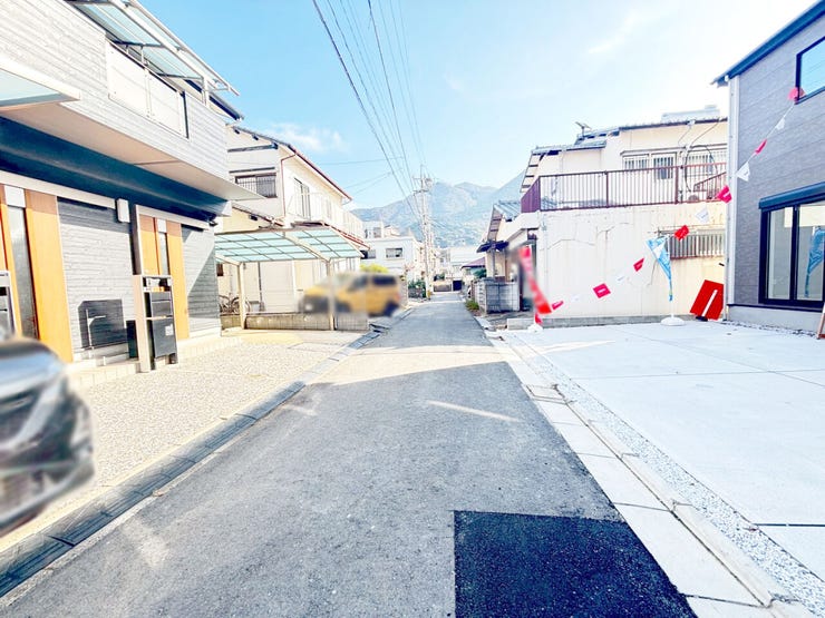 吹き抜けのある新築戸建て♪小倉北区黒住町◎駐車場◎大容量WIC◎スタディカウンター◎全室フローリング