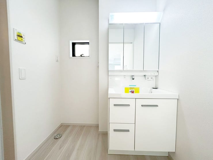 吹き抜けのある新築戸建て♪小倉北区黒住町◎駐車場◎大容量WIC◎スタディカウンター◎全室フローリング