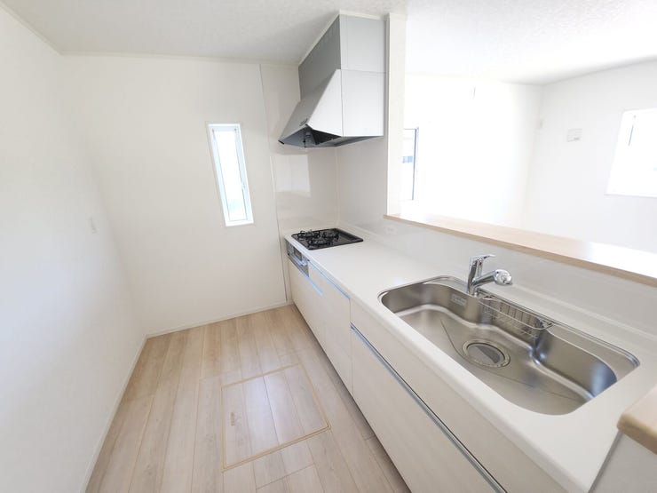 安全センサー搭載のSIセンサーコンロ、拭くだけキレイのステンレス製。キズが目立たないエンボス加工です。(同仕様写真)