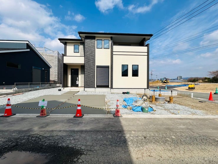 ◇角地で並列駐車3台以上可能◇