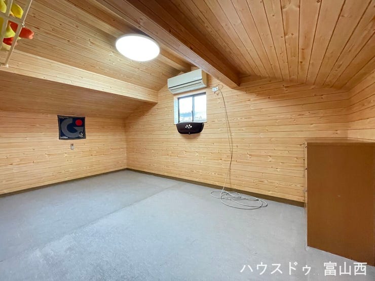 約7畳のグルニエ 子供の遊び場やお父さんの趣味の部屋 収納部屋としても活躍しそうです。