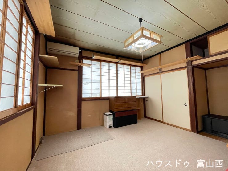 2F 8畳和室