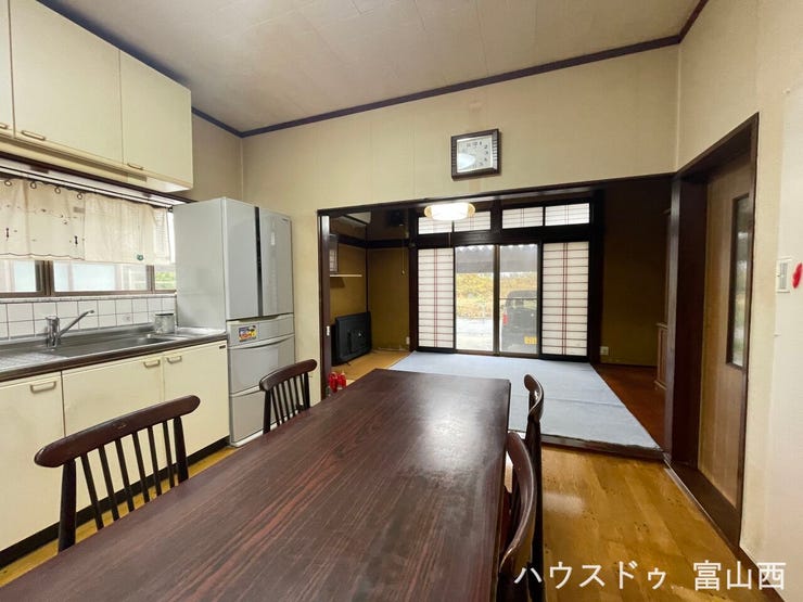 明るいダイニングキッチン