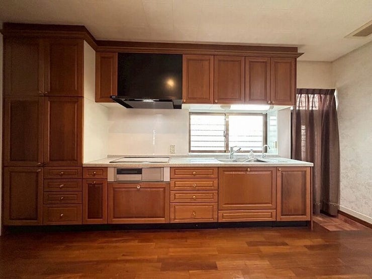 スッキリとした壁付けキッチンで、お部屋を広く使えます