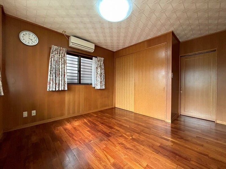 自然光がたっぷり差し込む心地よい空間