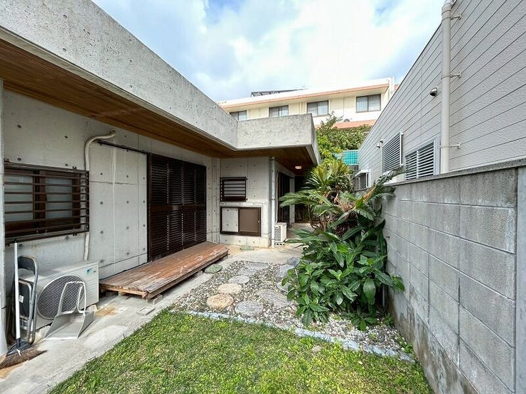 外からの視線が気になりにくいサイズ感で、プライベートに過ごせます。