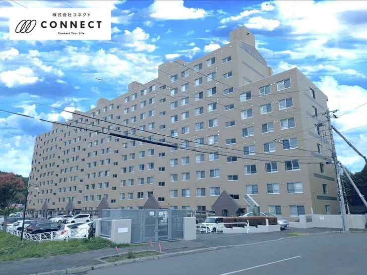 【外観】
周辺には買い物施設や生活利便が整い、通勤・通学の動線も確保されているため、忙しいご家庭にも安心です。リフォーム相談・見積りは無料で承ります♪まずは現地で眺望や日当たり、室内の雰囲気をご確認ください。