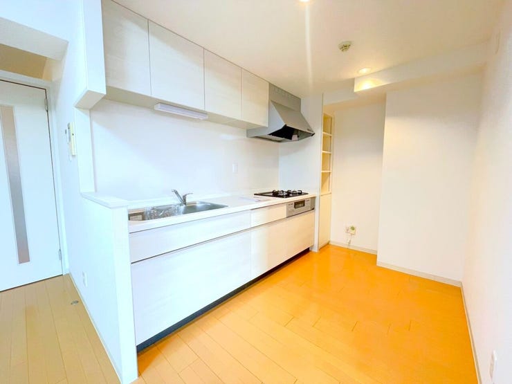 食器棚や大型家電も楽々置いていただけます!