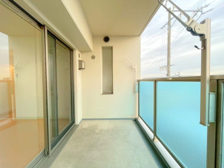 広々としたバルコニーで毎日のお洗濯もラクラク快適に。