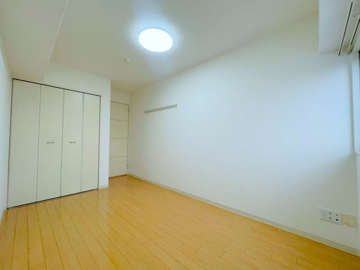 クローゼット付きのお部屋。たくさんのお洋服を収納できます。