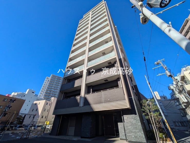 【外観】
モダンでシックな外観が魅力的な外観です。飽きのこないデザインは人目を惹きつけつつも閑静な街並みに良く馴染みます♪教育施設や商業施設も充実しているこの町で新生活を始めませんか?是非当社にお任せください。