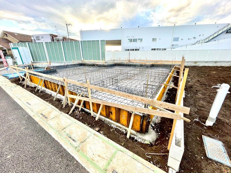 【外観】
新規開発分譲地で叶える新生活。便利さと落ち着きを両立した住環境。