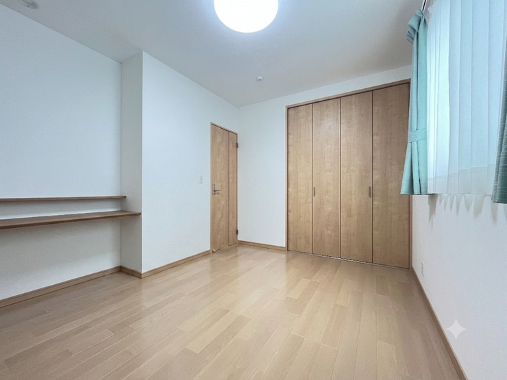 【Western-style room】
お子様の一人部屋としても利用できます♪