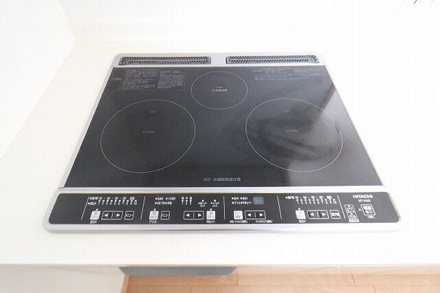 【IH stove】
奥様に人気のカウンターキッチン。家族の団らんの中でお料理が楽しめます