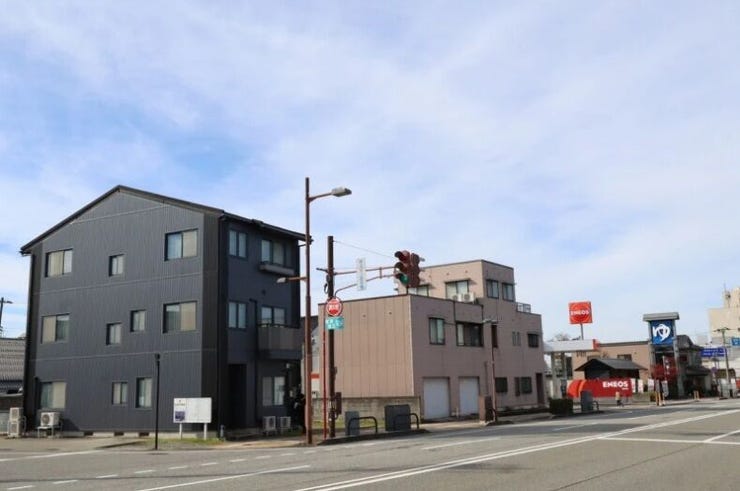 商業施設が多く、生活便利!お風呂好きに嬉しい、満点の湯へも歩いてすぐ♪