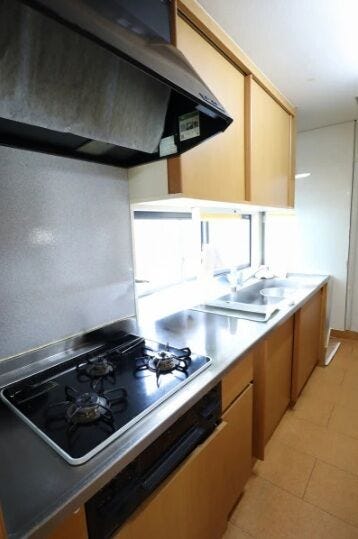 料理が効率よくできる3口コンロ!ガス火なので炒め物が美味しく作れます( ^)o(^ )