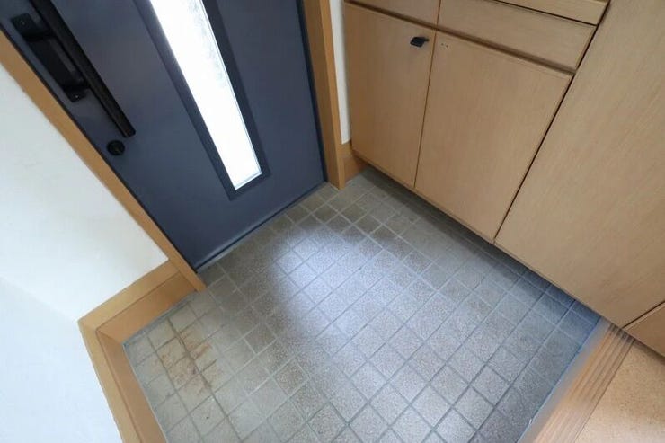 必要なスペースをコンパクトにまとめ、シューズボックスで使い勝手をアップ!