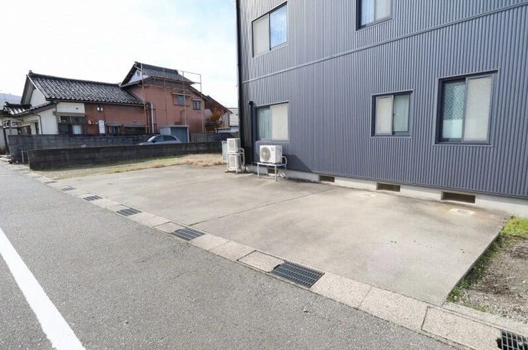 4台以上の駐車スペース!来客にも対応できます◎