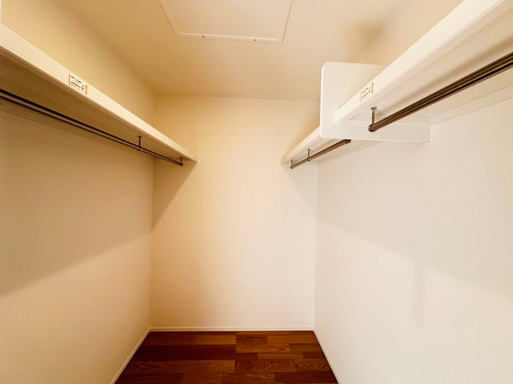 ◇主寝室のウォークインクローゼットは広めなので沢山の洋服が収納できます(^^)/