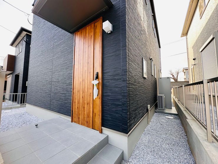 ◇外観から見たお洒落な玄関♪