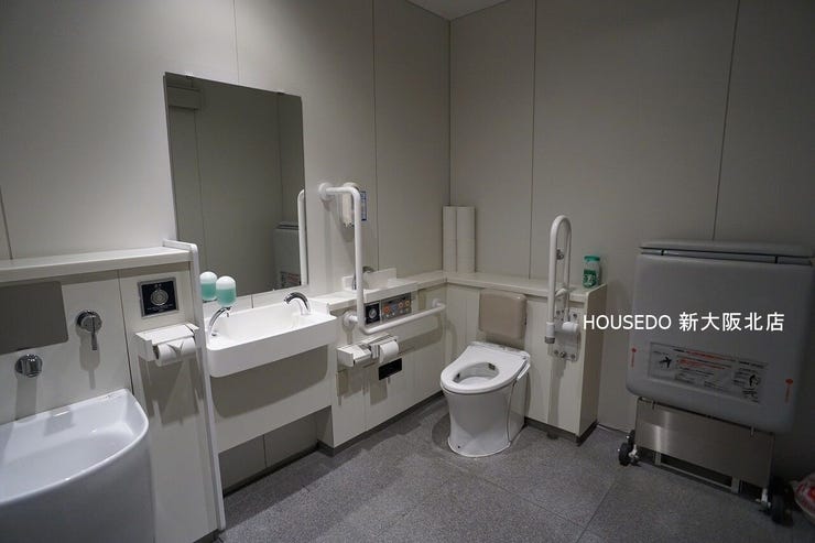 ■共用部分にもトイレがあります
■どなたでも使いやすい、バリアフリーなトイレになっています
■お子様はもちろん、車いすをご使用されている方でも快適にご使用いただけます