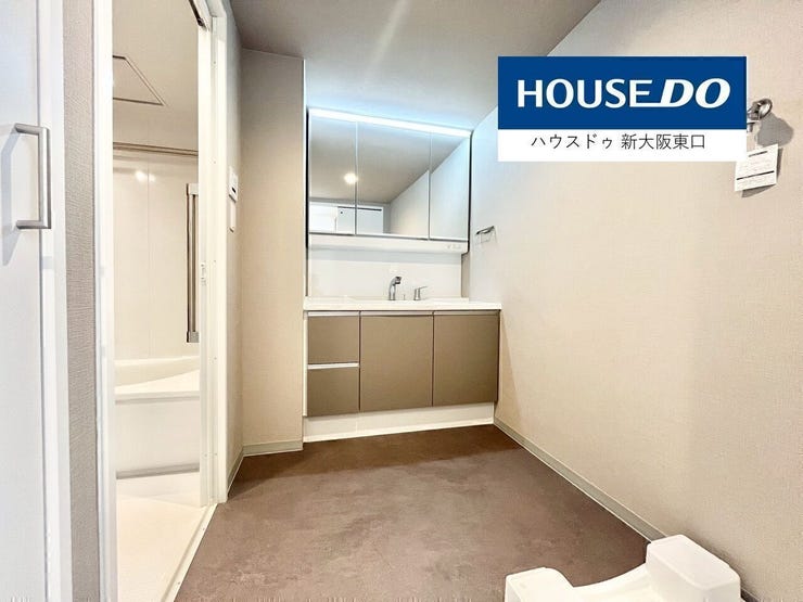 洗面スペースはゆったり広め
家族で並んで朝の用意ができます。