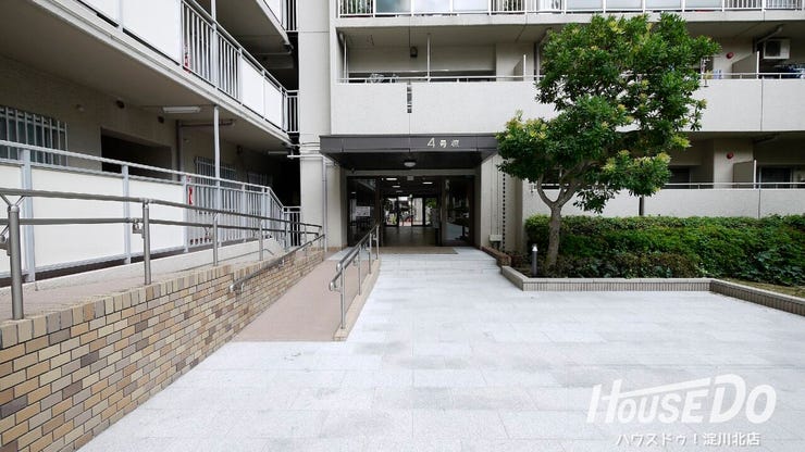 ■■■ 内覧予約受付中 ■■■
15階建4階部分・南西角住戸◎
専有面積90m2!ゆったり4LDK
お気軽にお問い合わせください♪