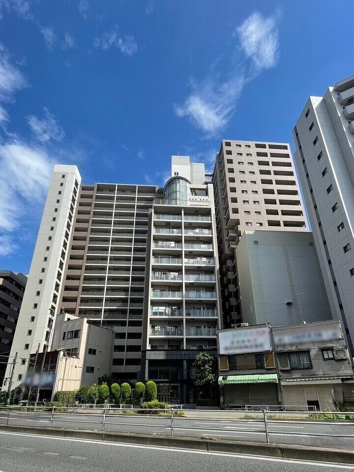 外観タイル貼りで総戸数258戸の大規模マンションです
