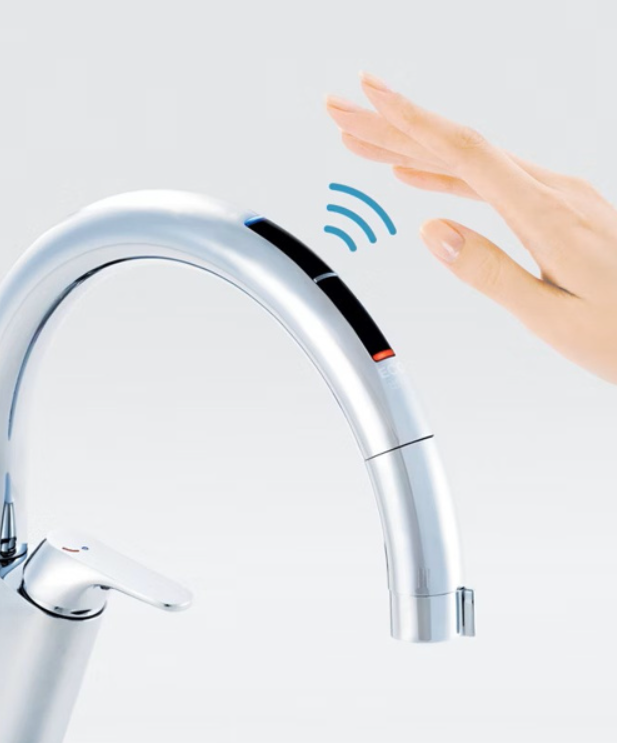 センサーに手をかざすだけで水を出せます。節水効果もあり衛生的です!