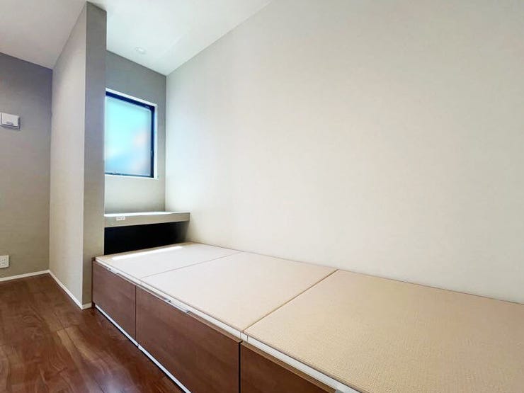 北西側前面道路