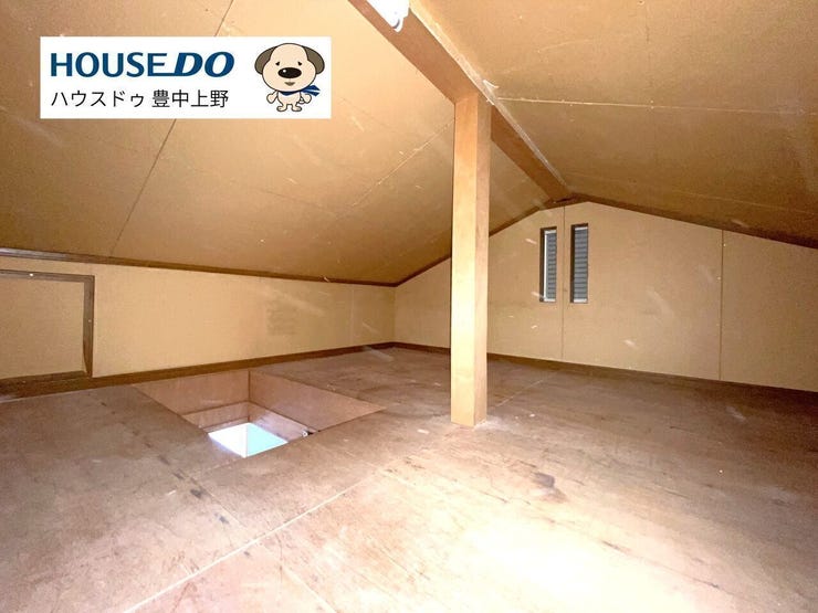 屋根裏収納