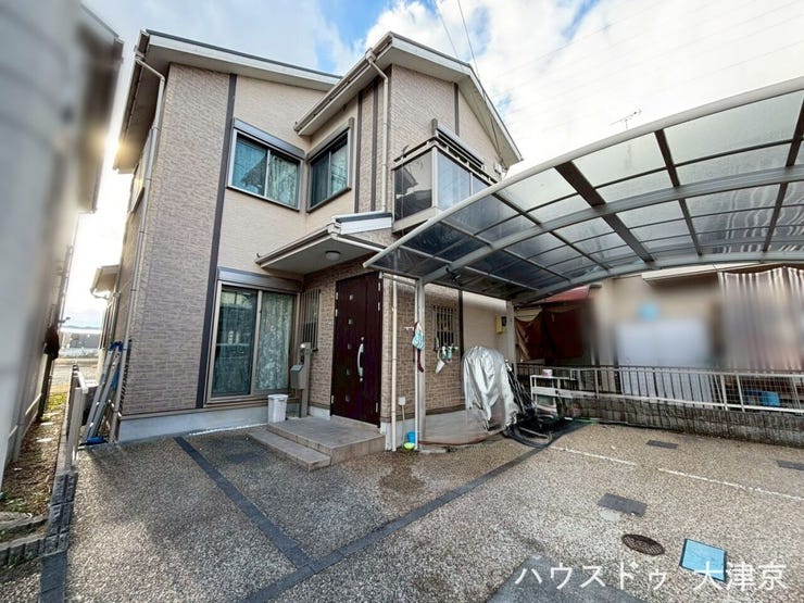 3台駐車可能のカースペース。
※車種による