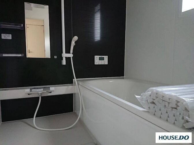 (イメージ写真)浴室には乾燥機を標準装備。天候に関わらず洗濯物を乾かせるほか、浴室のカビ防止にも役立ち、日々の家事負担を大きく軽減します。