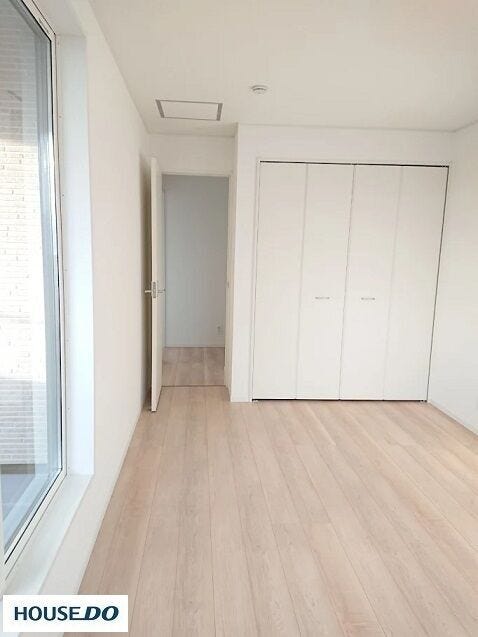 (イメージ写真)2階には6.5帖居室が2部屋と、8.5帖の主寝室があり、各部屋が独立した配置。ご家族それぞれのプライベート空間が確保できます。