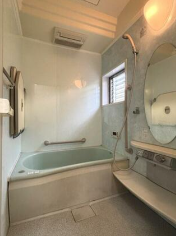 光がとれ、風通しができるユニットバスになります