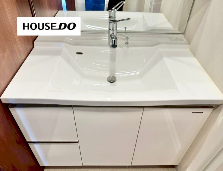 広々洗面台で、顔や手が洗いやすい◎